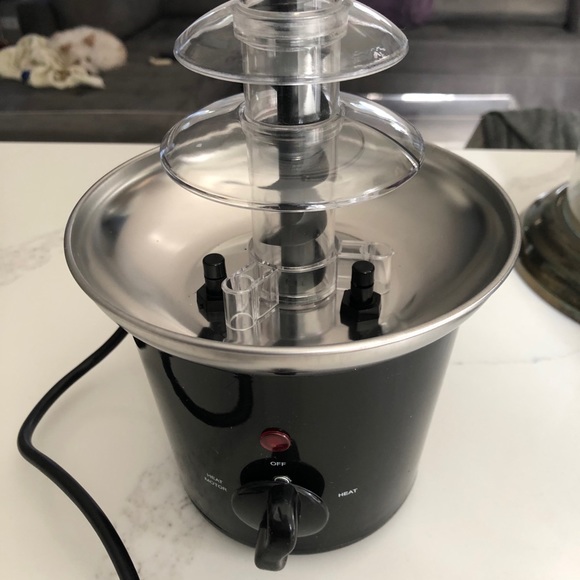 NWOT chocolate fountain made by classic cuisine - Picture 2 of 8